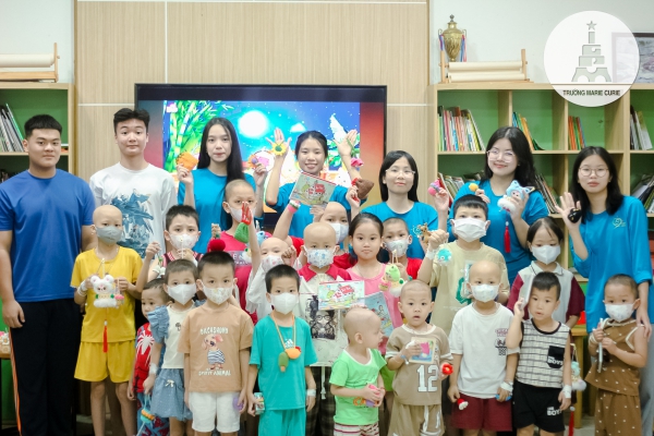 MÙA TRĂNG, MÙA CHIA SẺ YÊU THƯƠNG